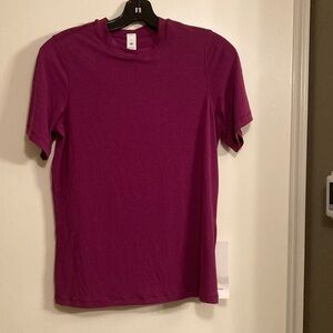 NWT Lululemon jersey training short sleeve 0